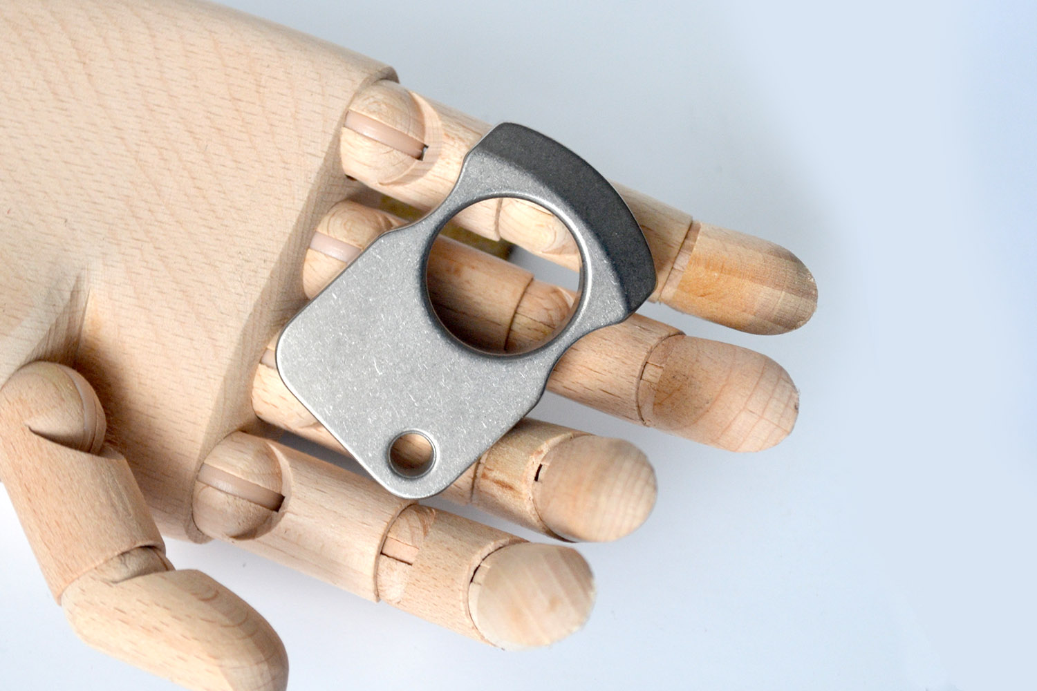Титановое кольцо для самообороны от useGear